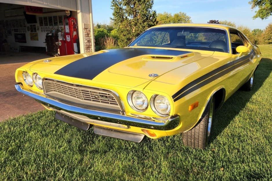1972 Dodge Challenger (1970-1974) sold for $36,000