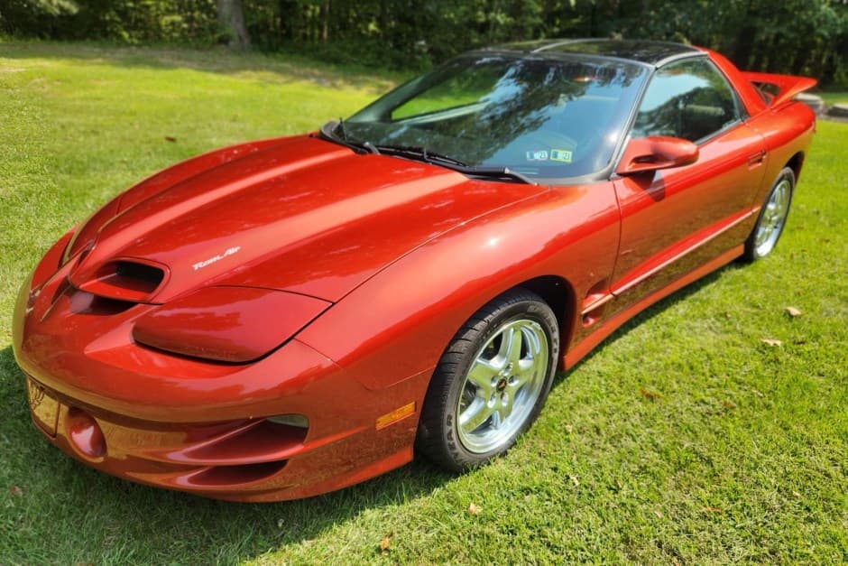 2002 Pontiac Firebird (1993-2002) sold for $36,000