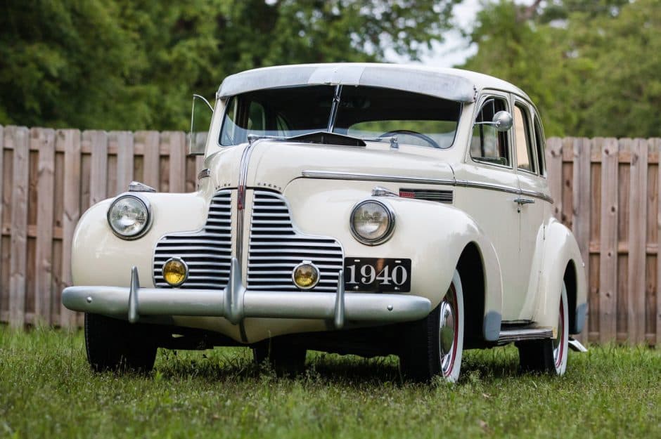 1940 Buick Special sold for $8,425