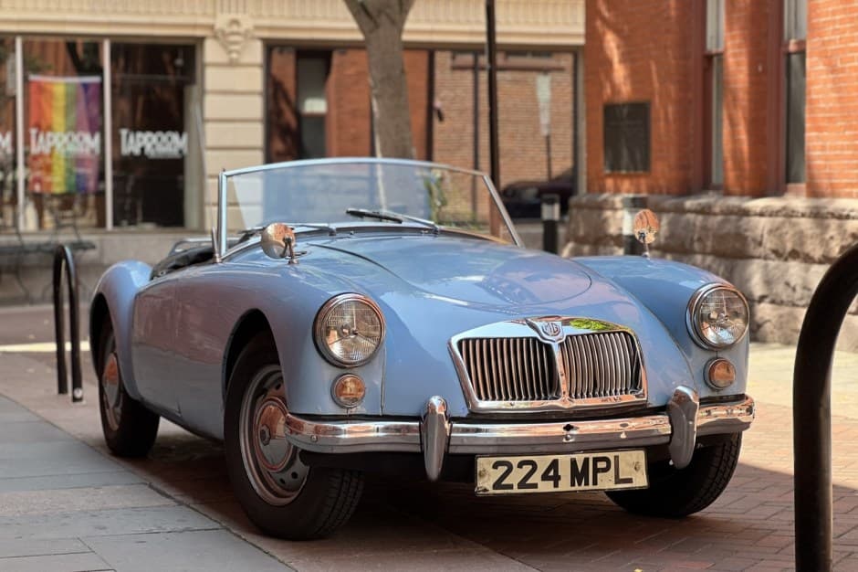 1960 MG MGA sold for $19,600