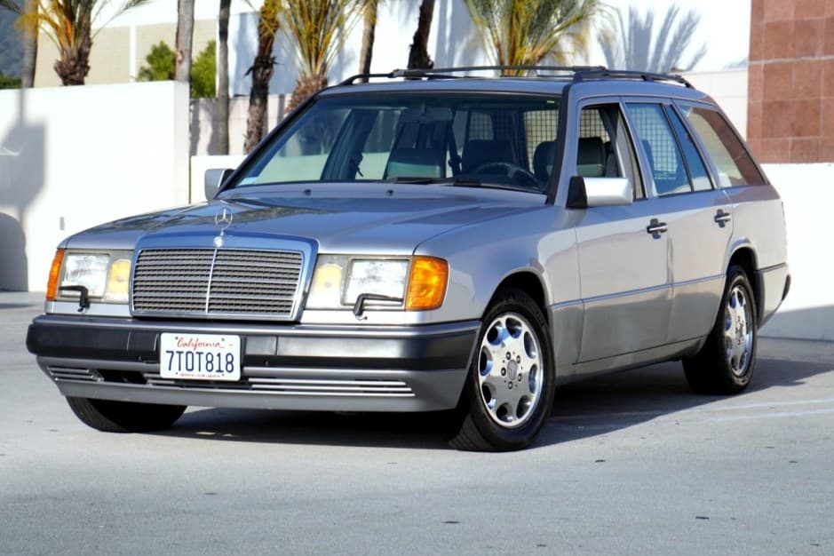 1993 Mercedes-Benz W124 E-Class sold for $11,250