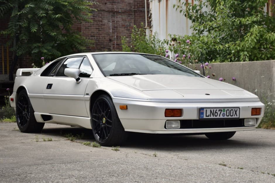 1988 Lotus Esprit sold for $25,000