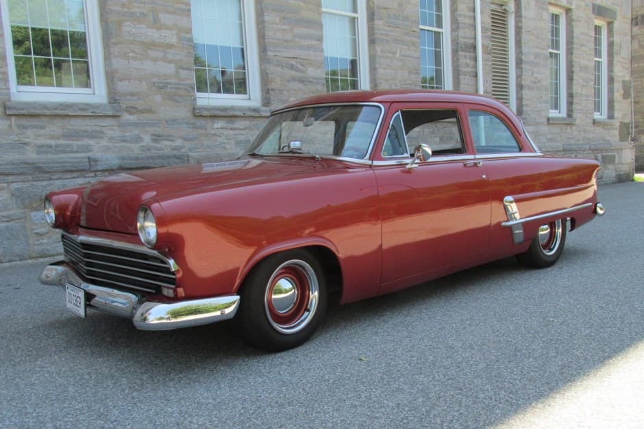 1953 Ford Customline sold for $11,500