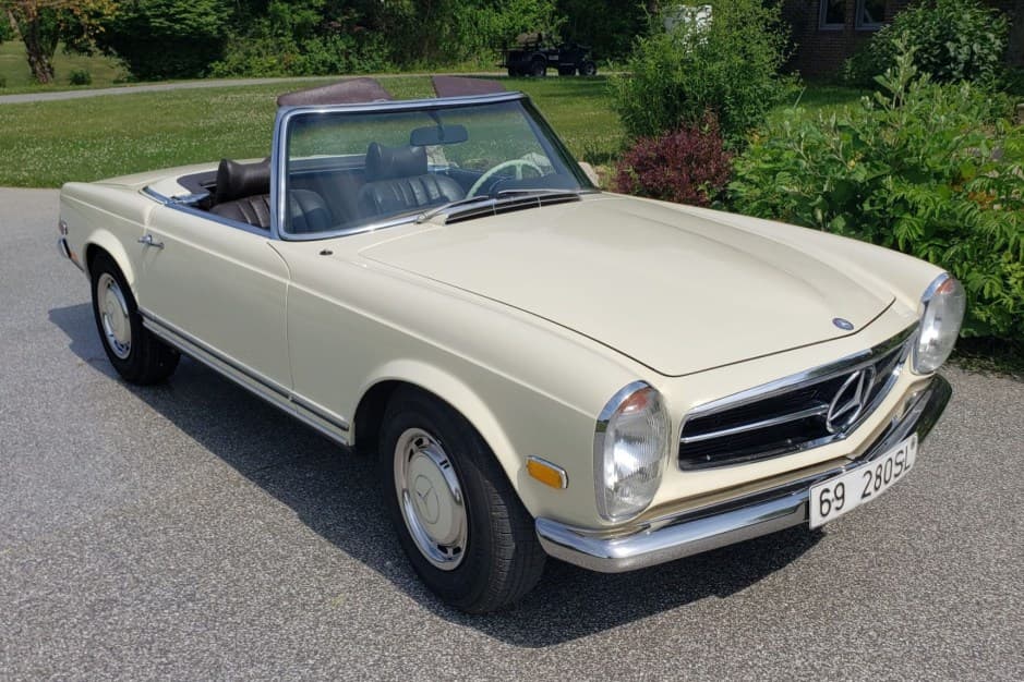 1969 Mercedes-Benz W113 SL sold for $61,000