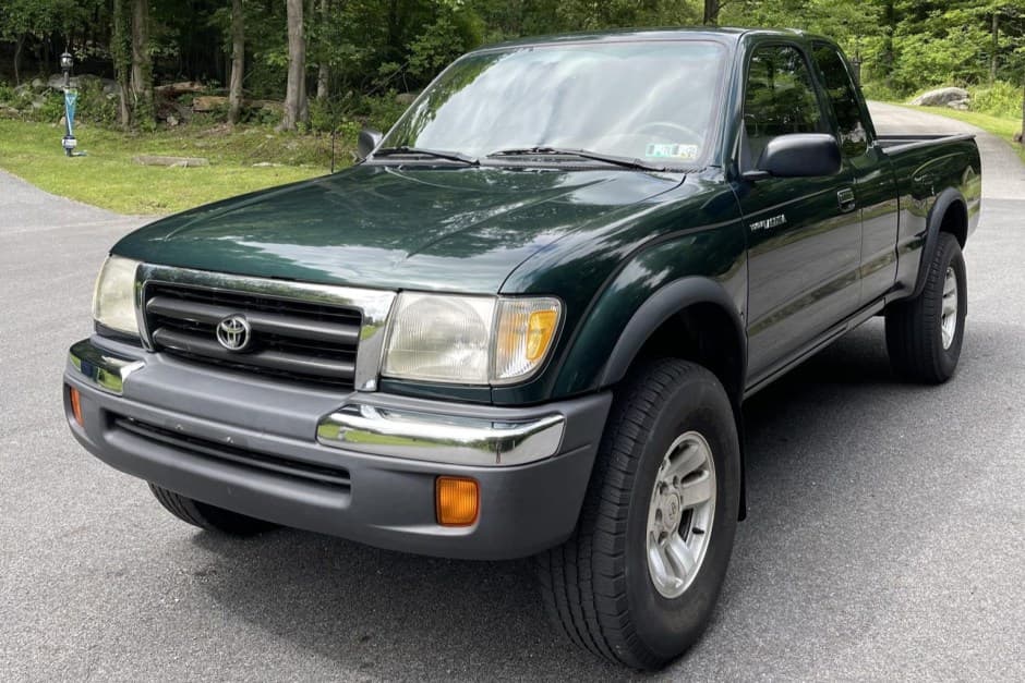1999 Toyota Tacoma (N1X0 1995-2005) sold for $15,750