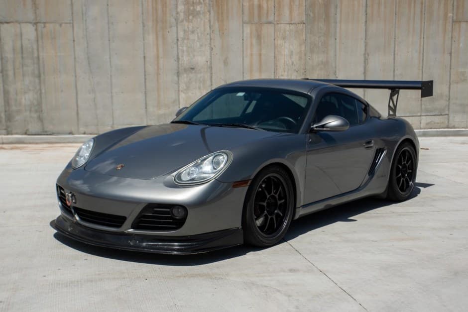 2010 Porsche 987 Cayman sold for $40,500
