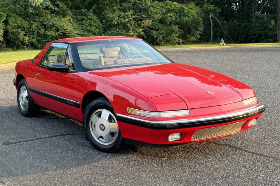 1989 Buick Reatta sold for $8,250