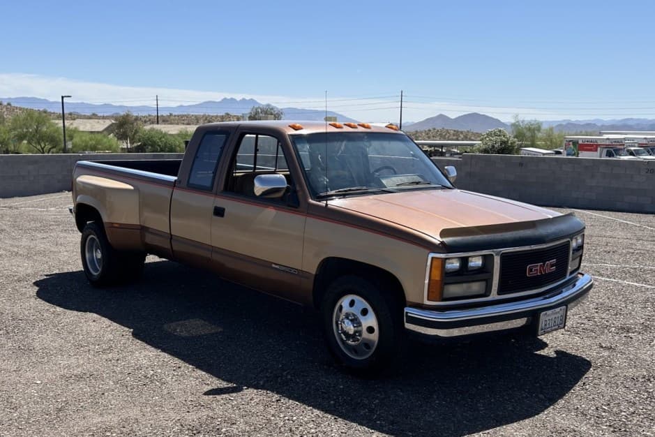 1989 GMC Sierra (GMT400 1988-2002) sold for $8,300