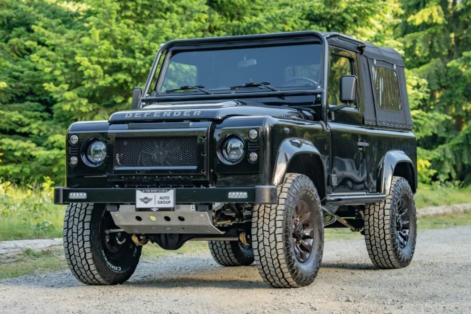 2021 Osprey Defender Replica sold for $75,000