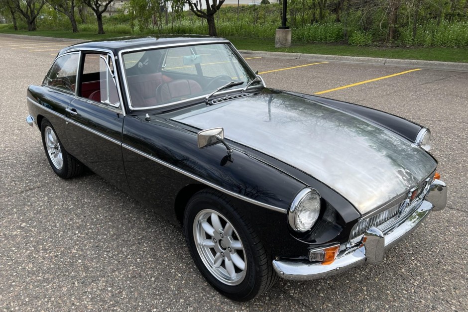 1967 MG MGB sold for $13,666