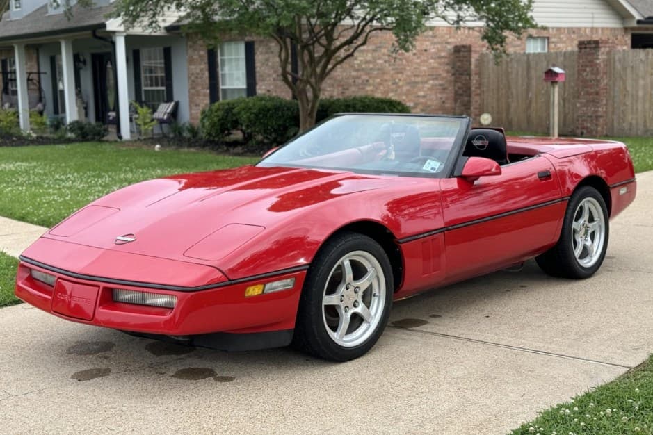 1990 Chevrolet Corvette C4 sold for $4,600