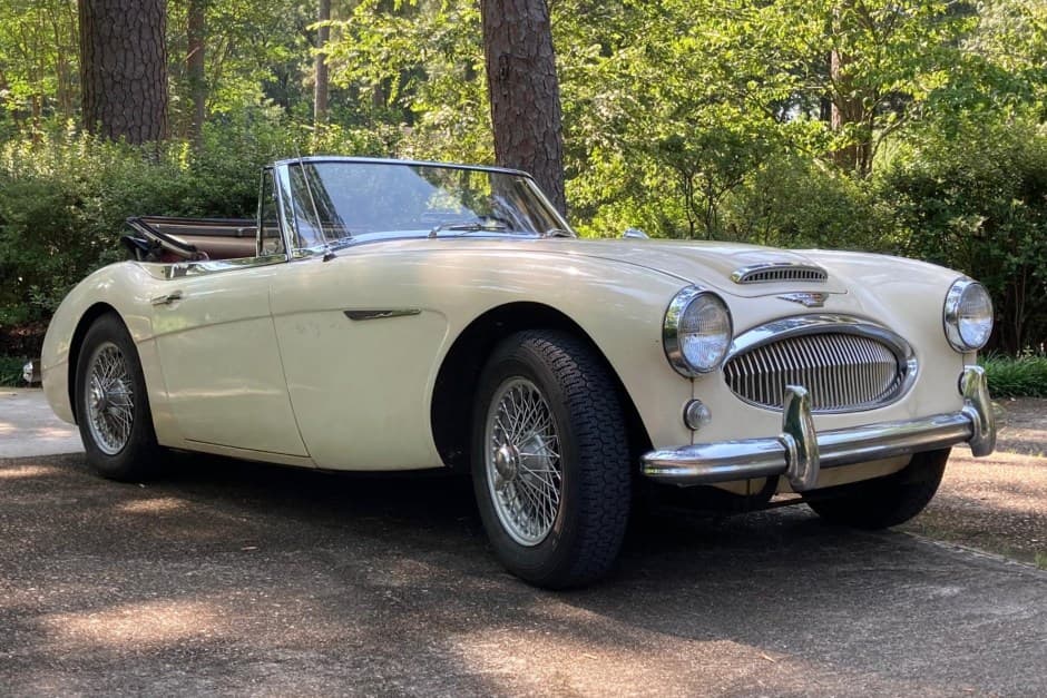 1964 Austin-Healey 3000 sold for $28,500