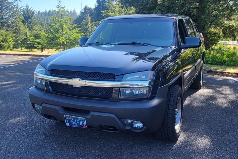 2004 Chevrolet Avalanche sold for $12,750