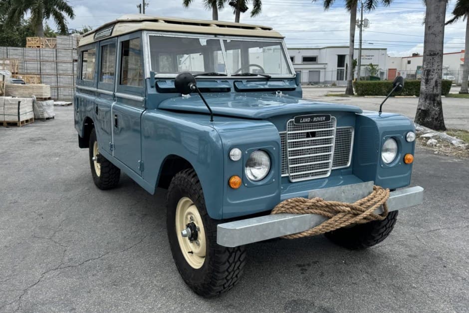 1979 Land Rover Series 109 sold for $36,250