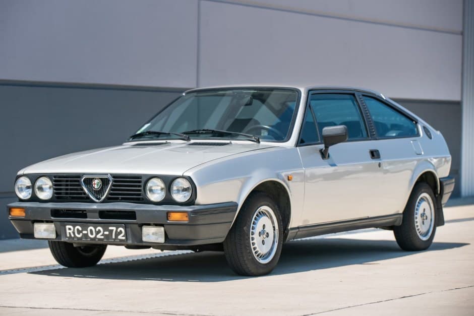 1988 Alfa Romeo  sold for $10,500