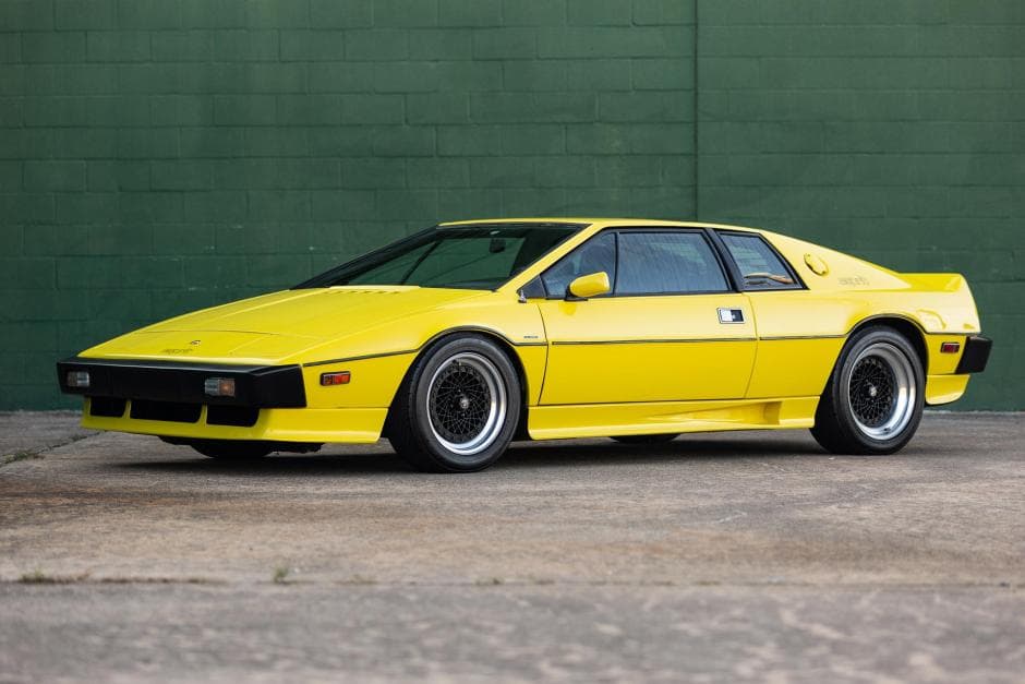 1978 Lotus Esprit sold for $33,000