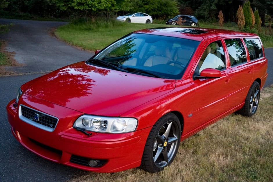 2006 Volvo V70R sold for $18,500