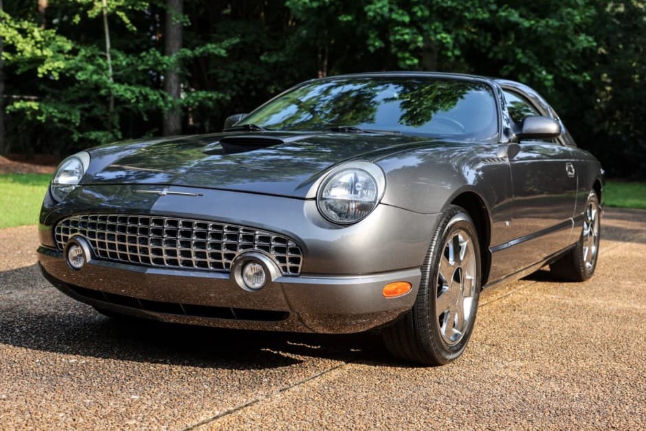 2003 Ford Thunderbird (2002-2005) sold for $15,250