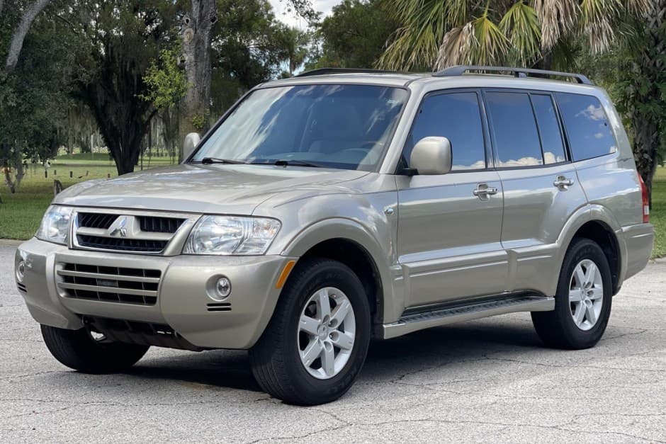 2006 Mitsubishi Pajero & Montero sold for $8,350