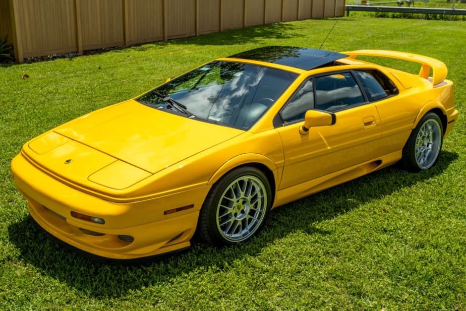 2003 Lotus Esprit sold for $144,444