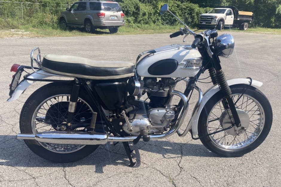 1963 Triumph Bonneville T120 sold for $6,200