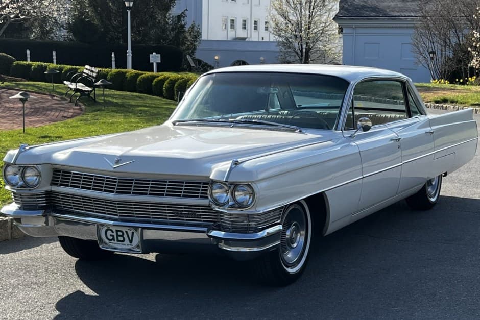 1964 Cadillac Series 62 sold for $15,000