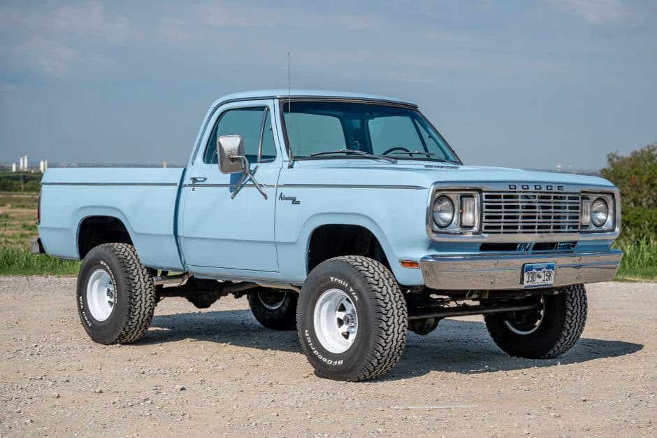 1977 Dodge D-Series (1972-1980) sold for $16,000