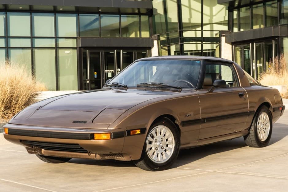 1985 Mazda RX-7 FB sold for $8,100