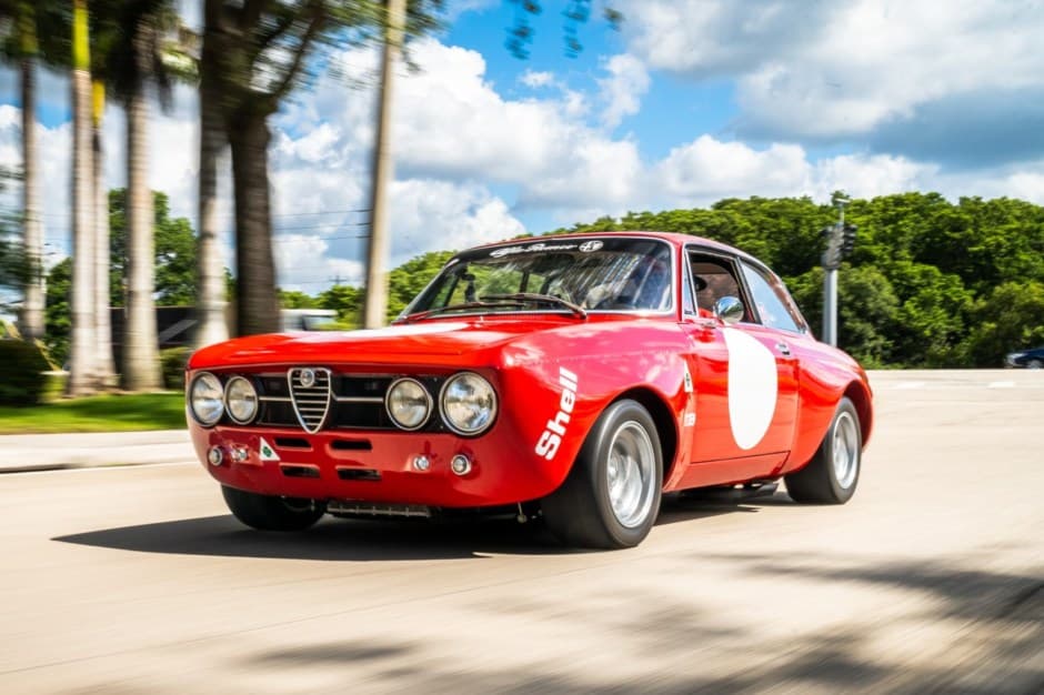 1976 Alfa Romeo 105/115 Series Coupe sold for $61,000