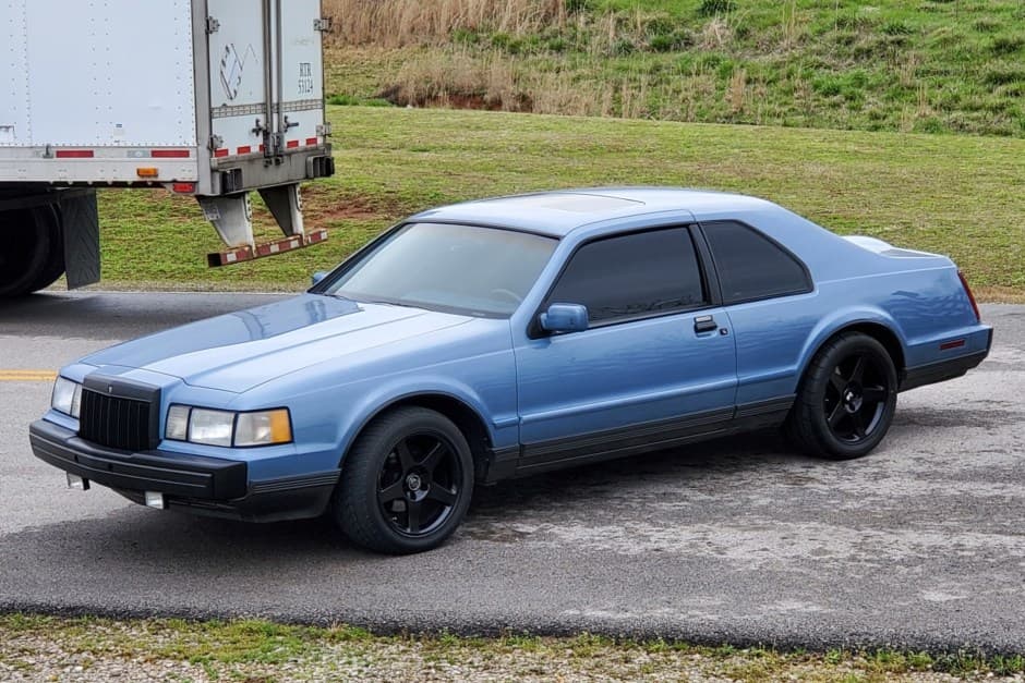 1986 Lincoln Continental Mark VII & Mark VII sold for $6,500