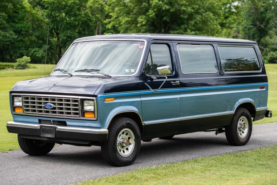 1991 Ford Econoline Van sold for $8,100