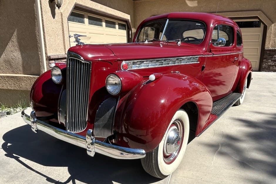 1940 Packard Eight sold for $25,000