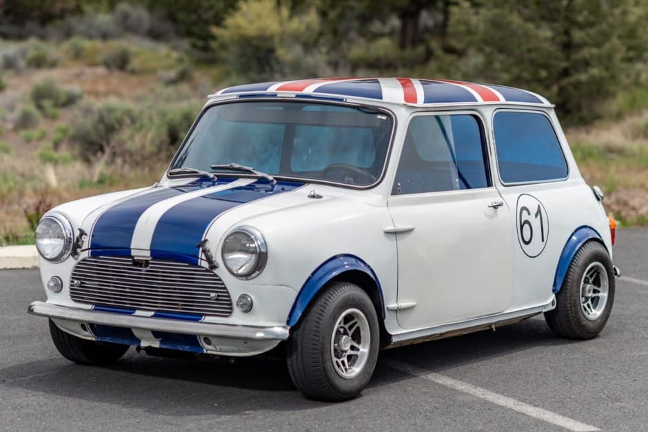 1961 Mini Mk I & Mk II sold for $11,100