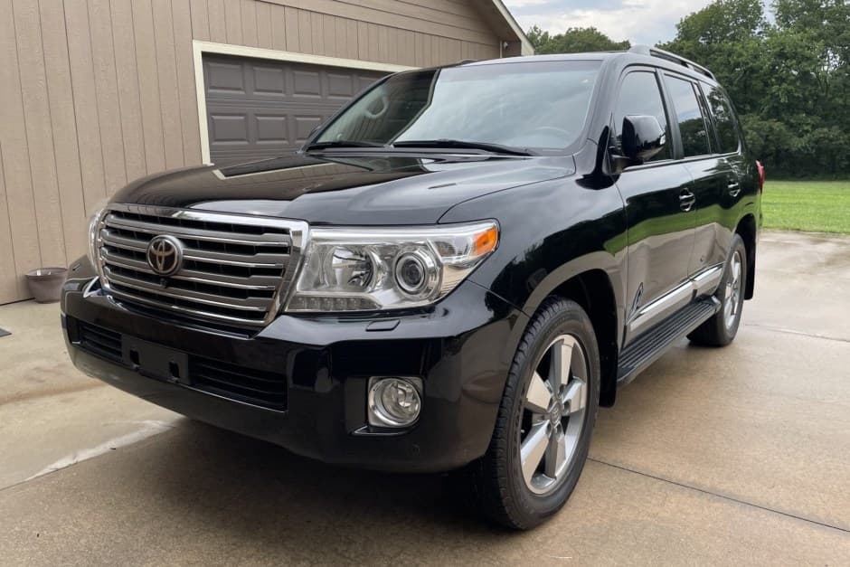 2015 Toyota Land Cruiser 200-Series sold for $39,000