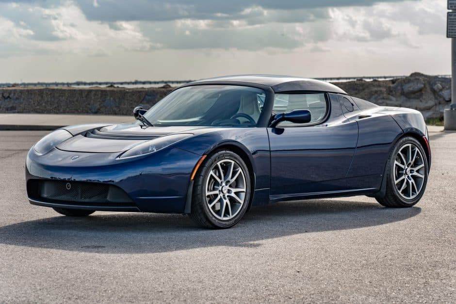2008 Tesla Roadster sold for $77,000