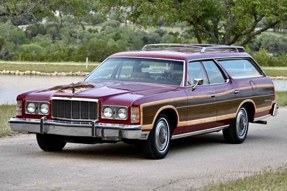 1975 Ford LTD sold for $14,600