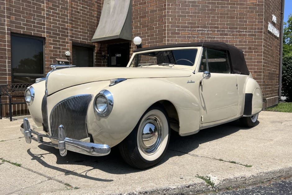 1941 Lincoln Continental (1940-1948) sold for $19,555