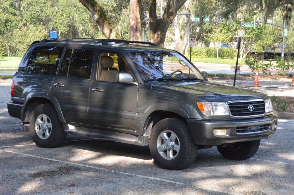 2000 Toyota Land Cruiser 100-Series sold for $29,000