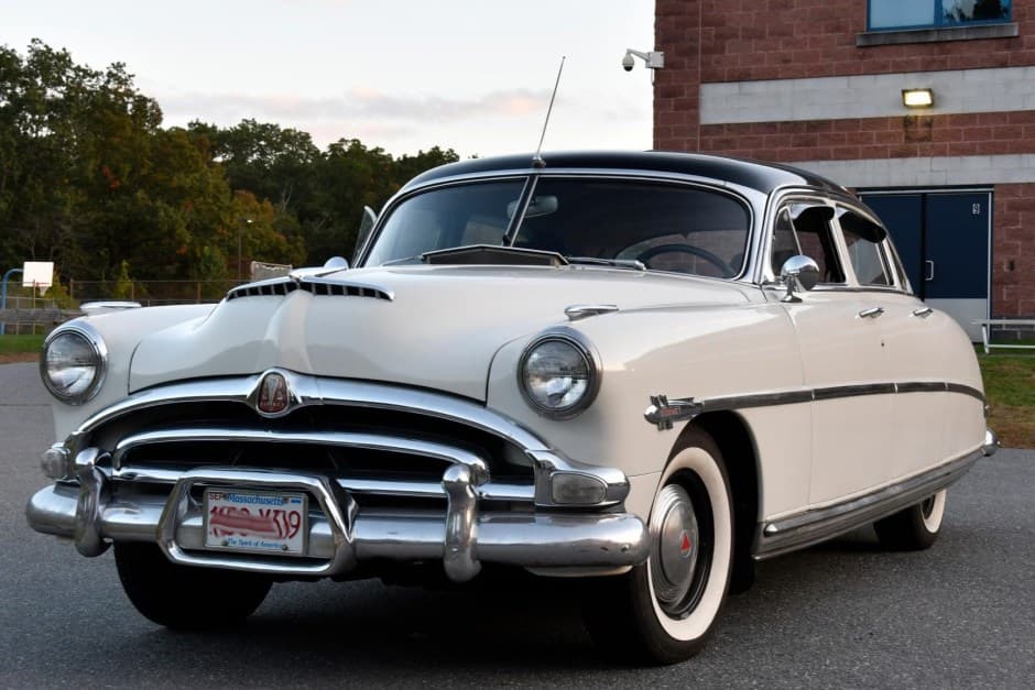 1953 Hudson Hornet sold for $16,350