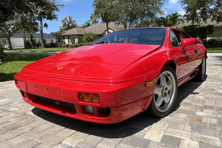 1991 Lotus Esprit sold for $28,250