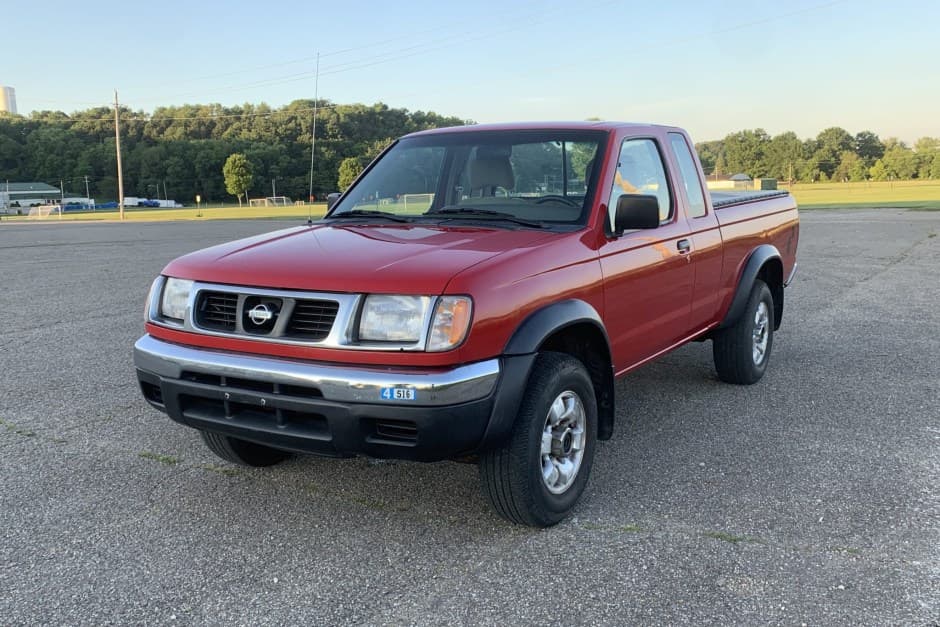 1998 Nissan Pickup sold for $9,600