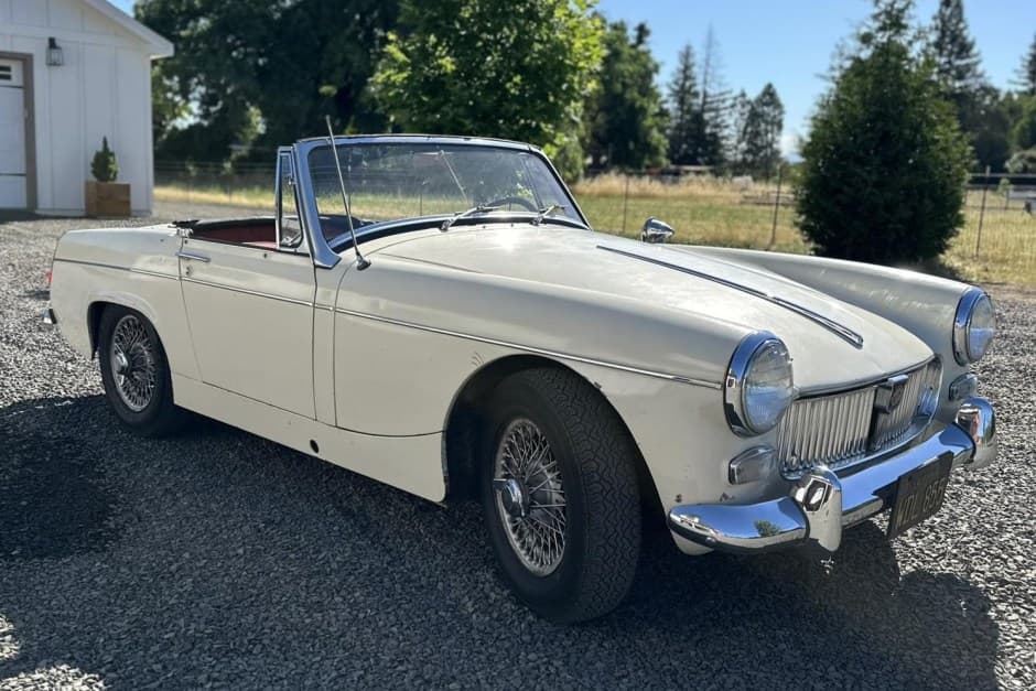 1966 MG Midget sold for $6,500