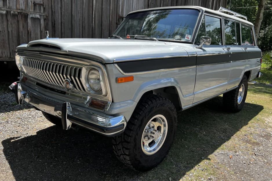 1978 Jeep SJ Wagoneer sold for $30,750