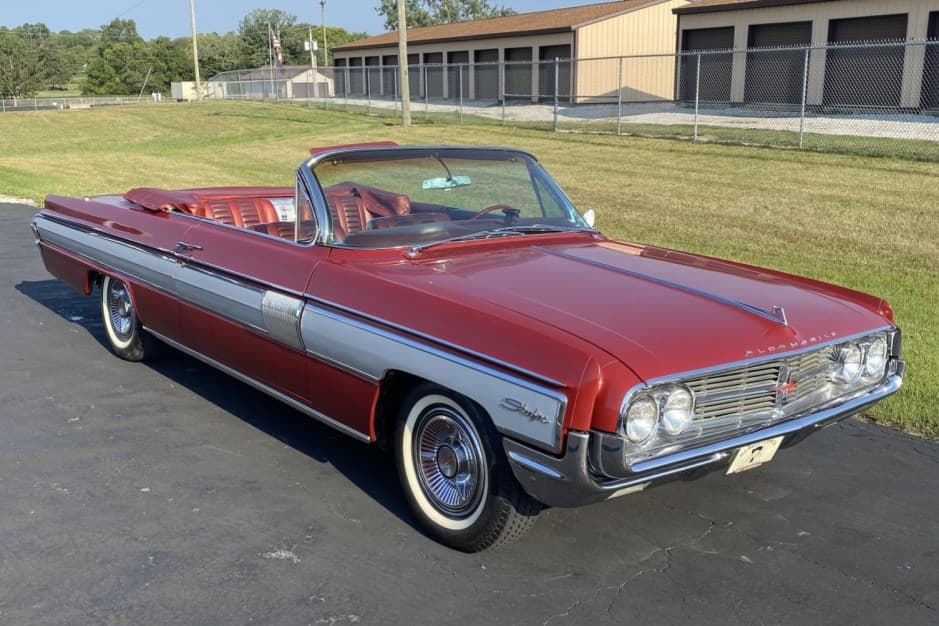 1962 Oldsmobile Starfire sold for $30,000