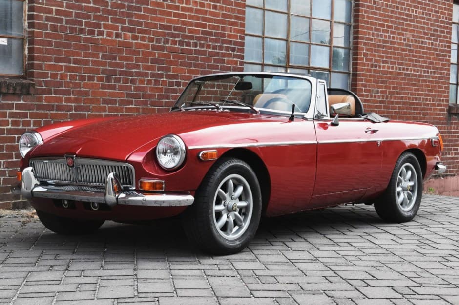 1976 MG MGB sold for $11,000