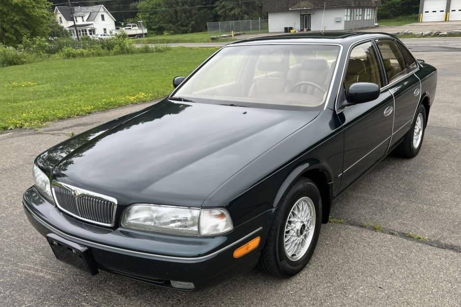 1995 Infiniti  sold for $7,869