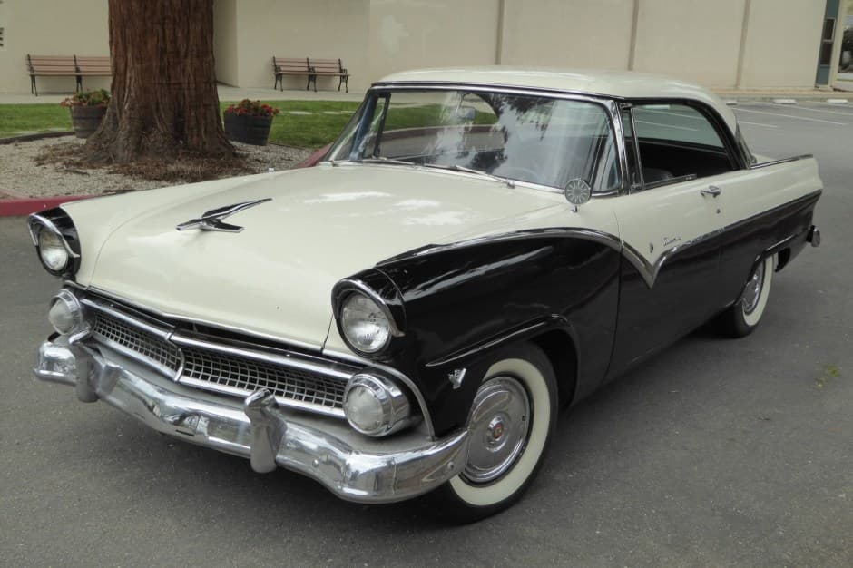 1955 Ford Fairlane sold for $11,500