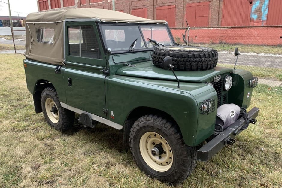 1961 Land Rover Series 88 sold for $19,250