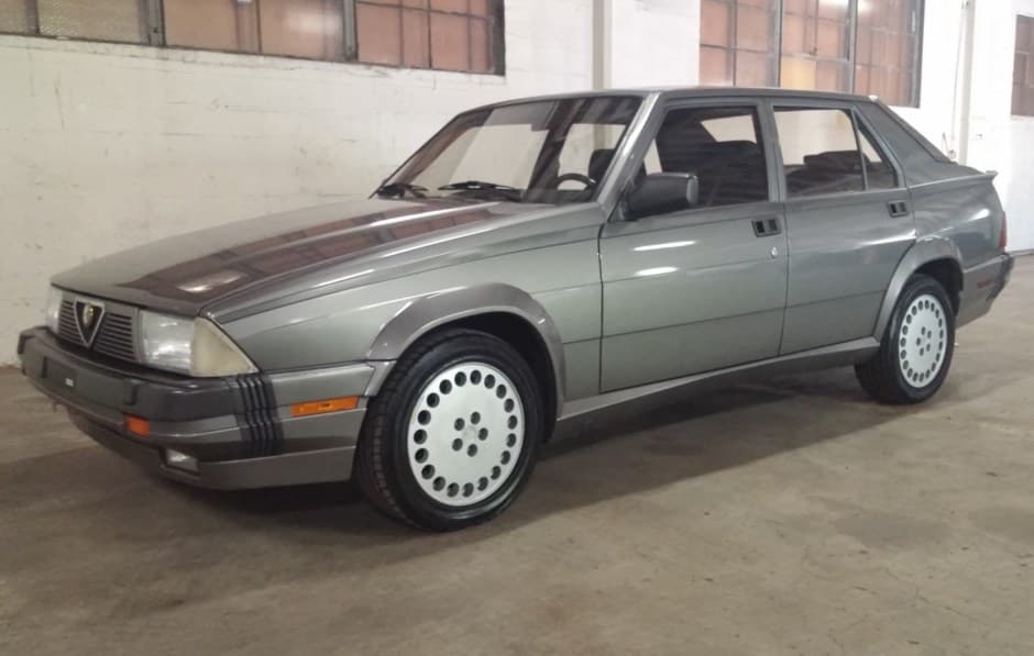 1989 Alfa Romeo 75/Milano sold for $16,550