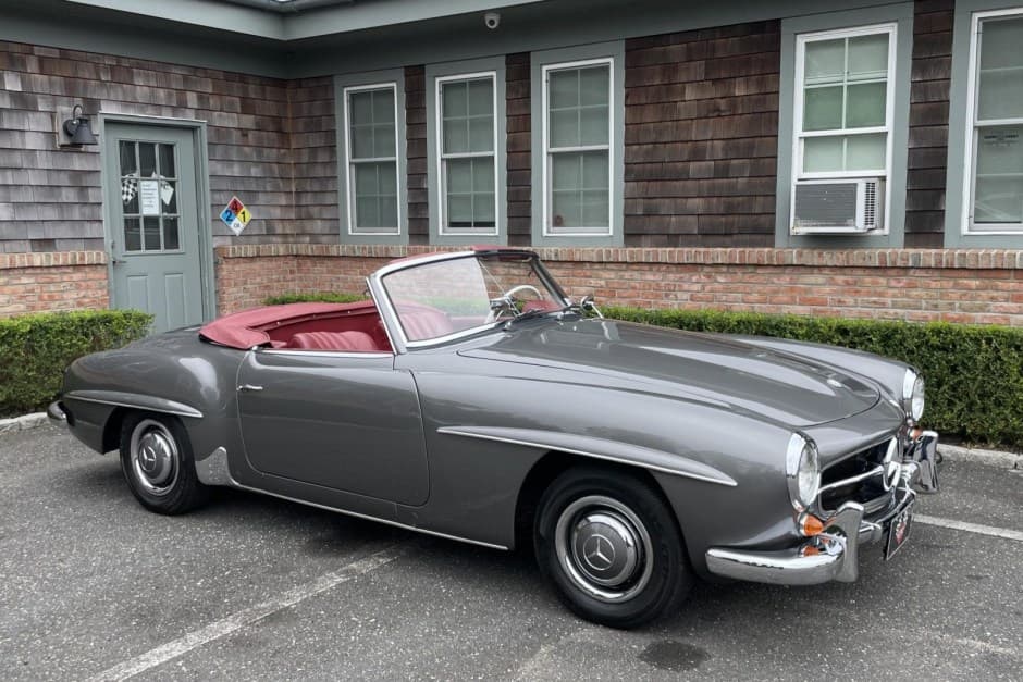1961 Mercedes-Benz 190SL sold for $81,000